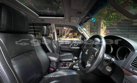 Buy Used 2010 Mitsubishi Pajero in Dhaka, Dhaka Buy Used 2010 Mitsubishi Pajero in Dhaka, Dhaka