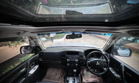 Buy Used 2010 Mitsubishi Pajero in Dhaka, Dhaka Buy Used 2010 Mitsubishi Pajero in Dhaka, Dhaka