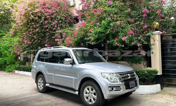 Buy Used 2010 Mitsubishi Pajero in Dhaka, Dhaka Buy Used 2010 Mitsubishi Pajero in Dhaka, Dhaka