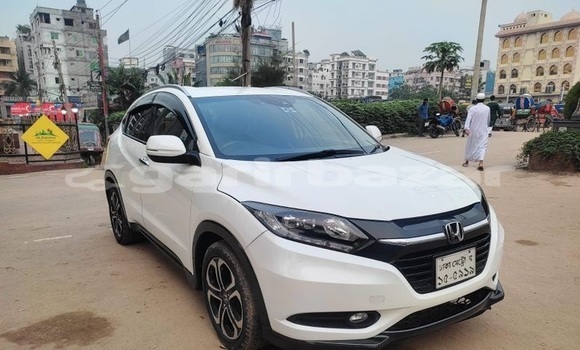 Buy Used 2014 Honda Vezel in Dhaka, Dhaka Buy Used 2014 Honda Vezel in Dhaka, Dhaka