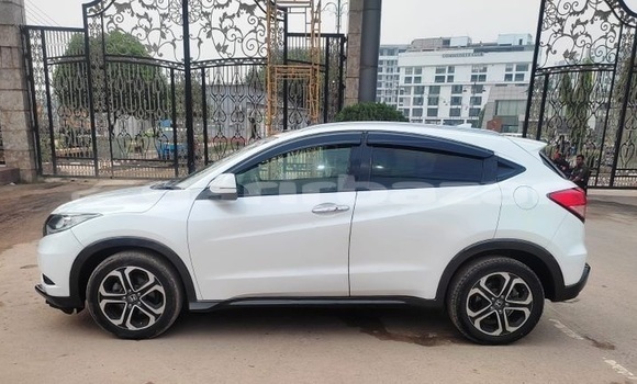 Buy Used 2014 Honda Vezel in Dhaka, Dhaka Buy Used 2014 Honda Vezel in Dhaka, Dhaka