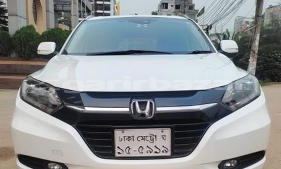 Buy Used 2014 Honda Vezel in Dhaka, Dhaka Buy Used 2014 Honda Vezel in Dhaka, Dhaka