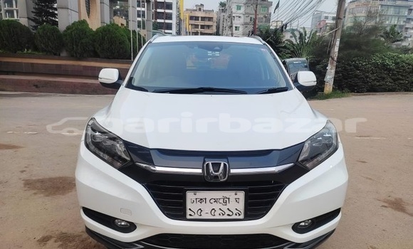 Buy Used 2014 Honda Vezel in Dhaka, Dhaka Buy Used 2014 Honda Vezel in Dhaka, Dhaka