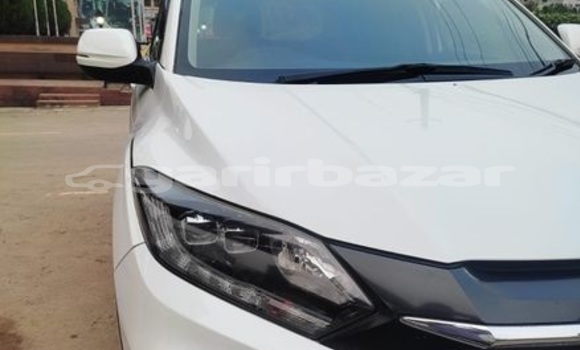 Buy Used 2014 Honda Vezel in Dhaka, Dhaka Buy Used 2014 Honda Vezel in Dhaka, Dhaka