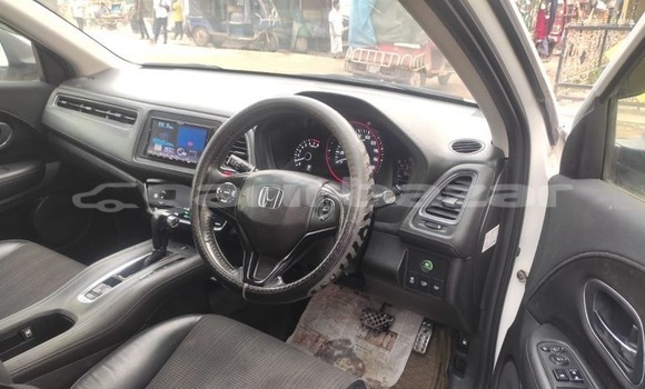 Buy Used 2014 Honda Vezel in Dhaka, Dhaka Buy Used 2014 Honda Vezel in Dhaka, Dhaka