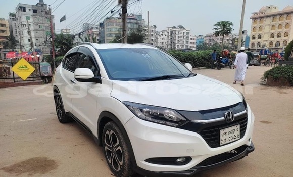 Buy Used 2014 Honda Vezel in Dhaka, Dhaka Buy Used 2014 Honda Vezel in Dhaka, Dhaka