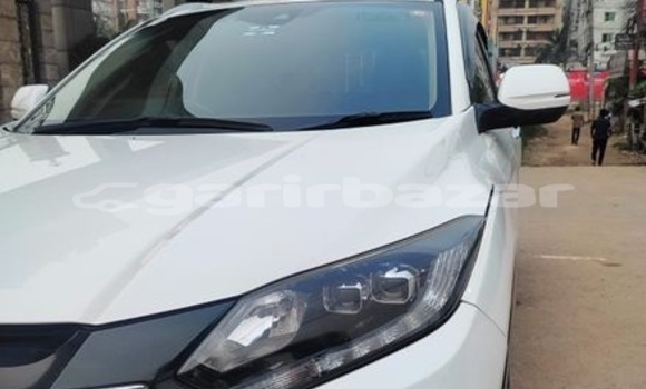 Buy Used 2014 Honda Vezel in Dhaka, Dhaka Buy Used 2014 Honda Vezel in Dhaka, Dhaka