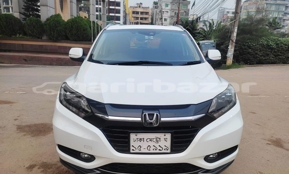 Buy Used 2014 Honda Vezel in Dhaka, Dhaka Buy Used 2014 Honda Vezel in Dhaka, Dhaka