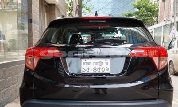 Buy Used 2016 Honda Vezel in Dhaka, Dhaka Buy Used 2016 Honda Vezel in Dhaka, Dhaka