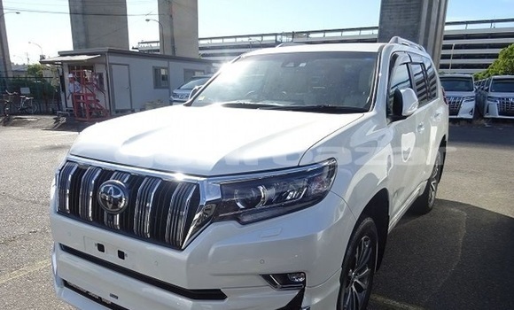 Buy Used 2017 Toyota Land Cruiser Prado in Dhaka, Dhaka Buy Used 2017 Toyota Land Cruiser Prado in Dhaka, Dhaka