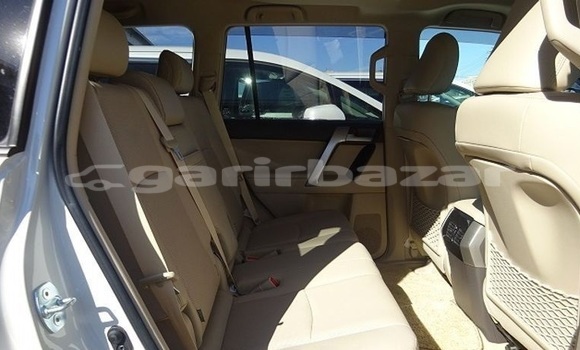 Buy Used 2017 Toyota Land Cruiser Prado in Dhaka, Dhaka Buy Used 2017 Toyota Land Cruiser Prado in Dhaka, Dhaka