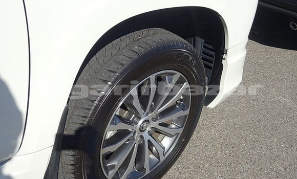 Buy Used 2017 Toyota Land Cruiser Prado in Dhaka, Dhaka Buy Used 2017 Toyota Land Cruiser Prado in Dhaka, Dhaka