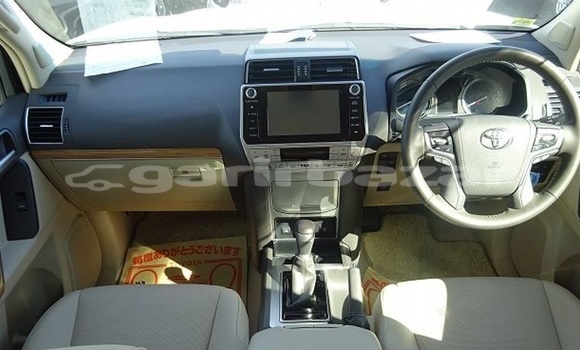 Buy Used 2017 Toyota Land Cruiser Prado in Dhaka, Dhaka Buy Used 2017 Toyota Land Cruiser Prado in Dhaka, Dhaka