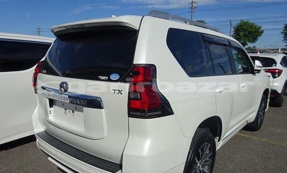 Buy Used 2017 Toyota Land Cruiser Prado in Dhaka, Dhaka Buy Used 2017 Toyota Land Cruiser Prado in Dhaka, Dhaka