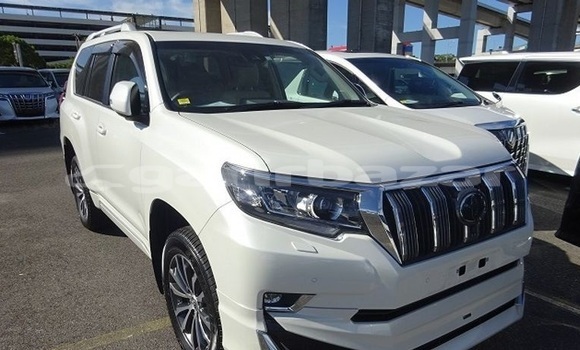 Buy Used 2017 Toyota Land Cruiser Prado in Dhaka, Dhaka Buy Used 2017 Toyota Land Cruiser Prado in Dhaka, Dhaka