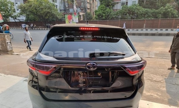 Buy Used 2018 Toyota Harrier in Dhaka, Dhaka Buy Used 2018 Toyota Harrier in Dhaka, Dhaka
