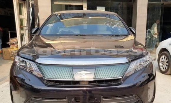 Buy Used 2018 Toyota Harrier in Dhaka, Dhaka Buy Used 2018 Toyota Harrier in Dhaka, Dhaka