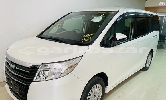 Buy Import 2016 Toyota Noah in Dhaka, Dhaka Buy Import 2016 Toyota Noah in Dhaka, Dhaka