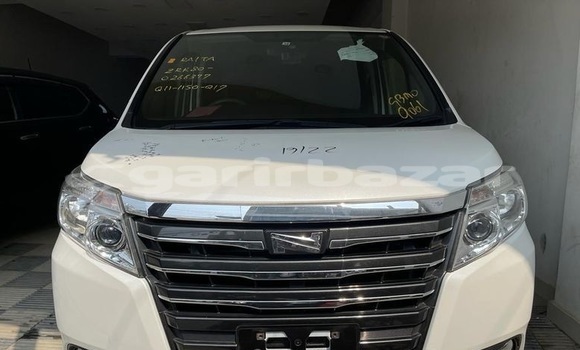 Buy Import 2016 Toyota Noah in Dhaka, Dhaka Buy Import 2016 Toyota Noah in Dhaka, Dhaka