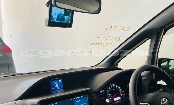 Buy Import 2016 Toyota Noah in Dhaka, Dhaka Buy Import 2016 Toyota Noah in Dhaka, Dhaka