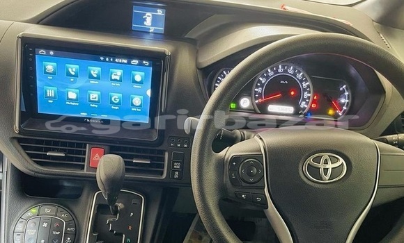 Buy Import 2016 Toyota Noah in Dhaka, Dhaka Buy Import 2016 Toyota Noah in Dhaka, Dhaka