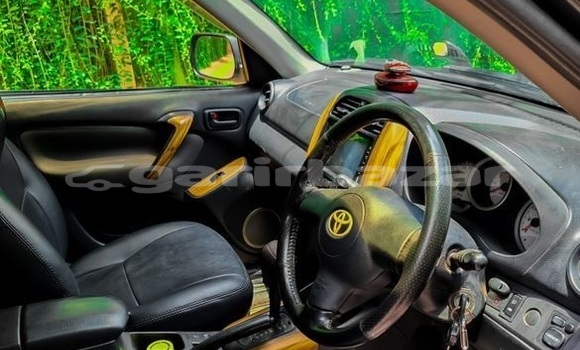 Buy Used 2005 Toyota RAV4 in Dhaka, Dhaka Buy Used 2005 Toyota RAV4 in Dhaka, Dhaka