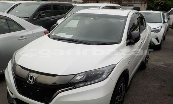 কেনা আমদানি Honda Vezel White গাড়ী মধ্যে ঢাকা মধ্যে Dhaka কেনা আমদানি Honda Vezel White গাড়ী মধ্যে ঢাকা মধ্যে Dhaka