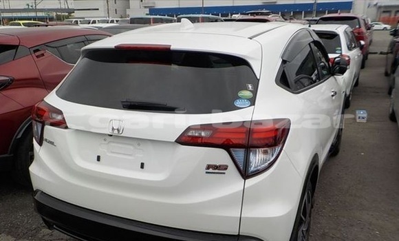 কেনা আমদানি Honda Vezel White গাড়ী মধ্যে ঢাকা মধ্যে Dhaka কেনা আমদানি Honda Vezel White গাড়ী মধ্যে ঢাকা মধ্যে Dhaka