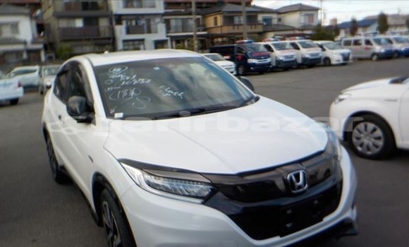 Buy Import 2018 Honda Vezel in Dhaka, Dhaka Buy Import 2018 Honda Vezel in Dhaka, Dhaka
