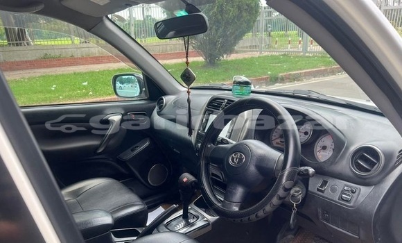 Buy Used 2005 Toyota RAV4 in Dhaka, Dhaka Buy Used 2005 Toyota RAV4 in Dhaka, Dhaka