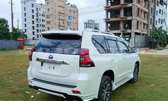 Buy Import 2018 Toyota Land Cruiser Prado in Dhaka, Dhaka Buy Import 2018 Toyota Land Cruiser Prado in Dhaka, Dhaka