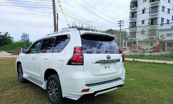 Buy Import 2018 Toyota Land Cruiser Prado in Dhaka, Dhaka Buy Import 2018 Toyota Land Cruiser Prado in Dhaka, Dhaka