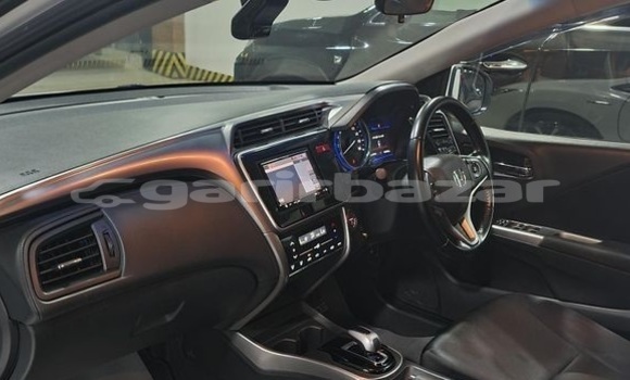 Buy Used 2015 Honda Grace in Dhaka, Dhaka Buy Used 2015 Honda Grace in Dhaka, Dhaka