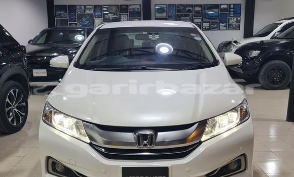 Buy Used 2015 Honda Grace in Dhaka, Dhaka Buy Used 2015 Honda Grace in Dhaka, Dhaka