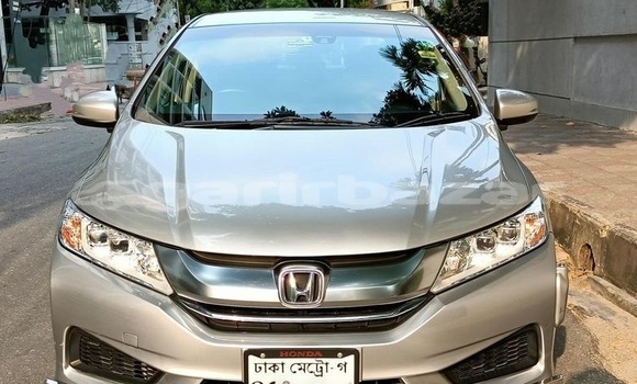 Buy Used 2016 Honda Grace in Dhaka, Dhaka Buy Used 2016 Honda Grace in Dhaka, Dhaka