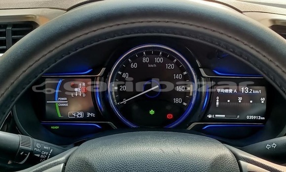 Buy Used 2016 Honda Grace in Dhaka, Dhaka Buy Used 2016 Honda Grace in Dhaka, Dhaka