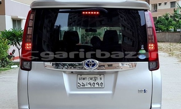 Buy Used 2014 Toyota Noah in Dhaka, Dhaka Buy Used 2014 Toyota Noah in Dhaka, Dhaka