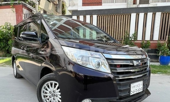 Buy Used 2014 Toyota Noah in Dhaka, Dhaka Buy Used 2014 Toyota Noah in Dhaka, Dhaka