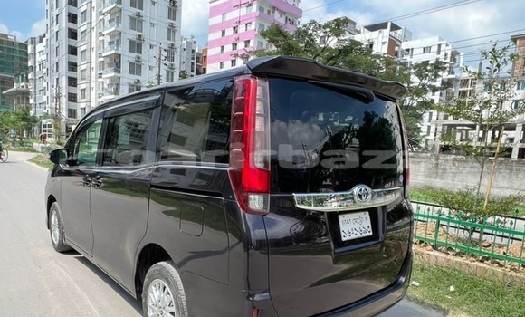 Buy Used 2014 Toyota Noah in Dhaka, Dhaka Buy Used 2014 Toyota Noah in Dhaka, Dhaka
