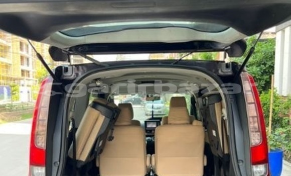 Buy Used 2014 Toyota Noah in Dhaka, Dhaka Buy Used 2014 Toyota Noah in Dhaka, Dhaka