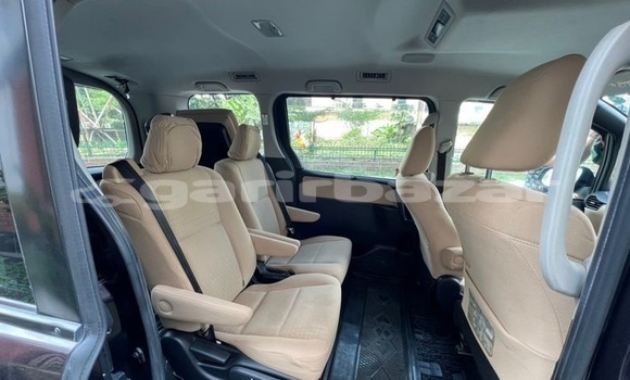 Buy Used 2014 Toyota Noah in Dhaka, Dhaka Buy Used 2014 Toyota Noah in Dhaka, Dhaka