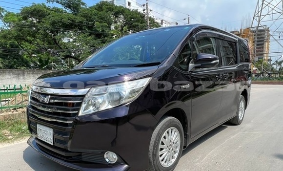 Buy Used 2014 Toyota Noah in Dhaka, Dhaka Buy Used 2014 Toyota Noah in Dhaka, Dhaka