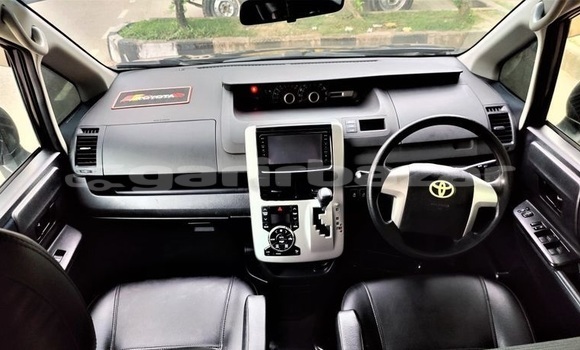 কেনা ব্যবহৃত Toyota Noah Purple গাড়ী মধ্যে ঢাকা মধ্যে Dhaka কেনা ব্যবহৃত Toyota Noah Purple গাড়ী মধ্যে ঢাকা মধ্যে Dhaka