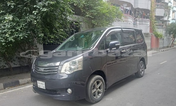Buy Used 2012 Toyota Noah in Dhaka, Dhaka Buy Used 2012 Toyota Noah in Dhaka, Dhaka