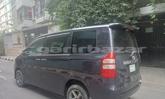 Buy Used 2012 Toyota Noah in Dhaka, Dhaka Buy Used 2012 Toyota Noah in Dhaka, Dhaka