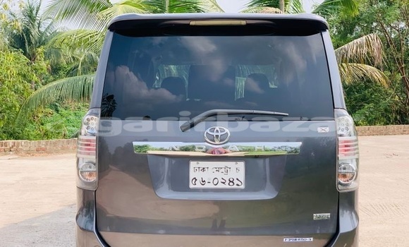 Buy Used 2012 Toyota Noah in Dhaka, Dhaka Buy Used 2012 Toyota Noah in Dhaka, Dhaka