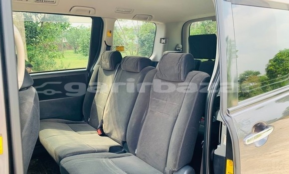 Buy Used 2012 Toyota Noah in Dhaka, Dhaka Buy Used 2012 Toyota Noah in Dhaka, Dhaka