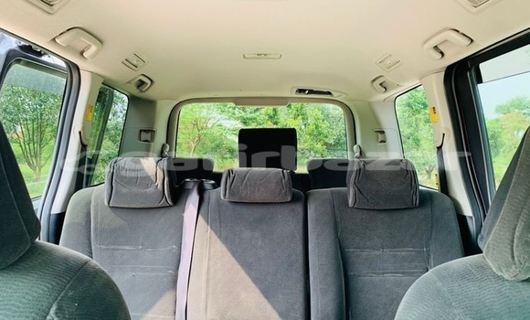 Buy Used 2012 Toyota Noah in Dhaka, Dhaka Buy Used 2012 Toyota Noah in Dhaka, Dhaka