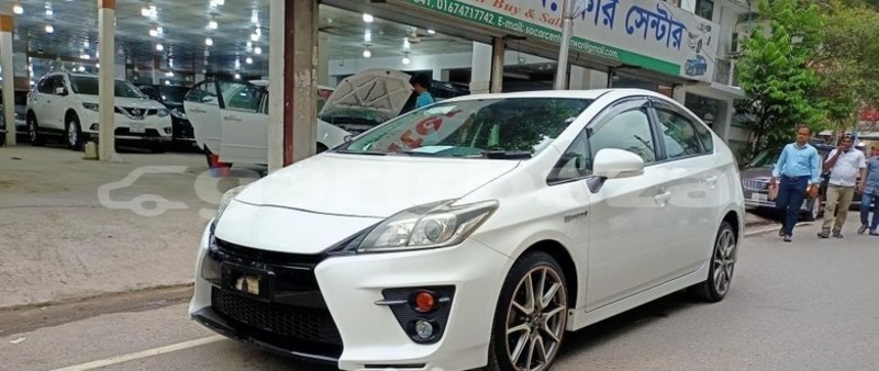 Big with watermark toyota prius dhaka dhaka 5696