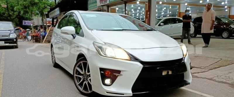 Big with watermark toyota prius dhaka dhaka 5696